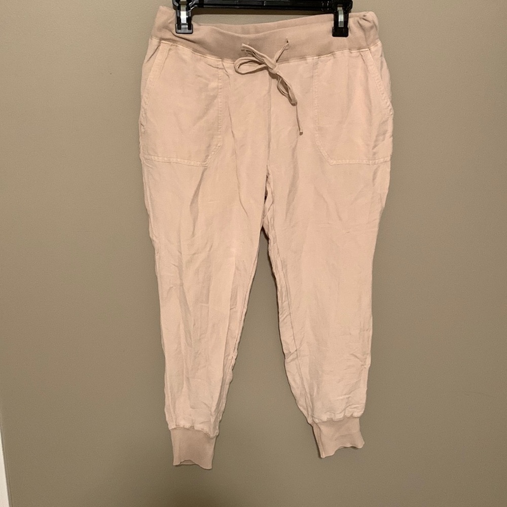 Vineyard vines khaki joggers
